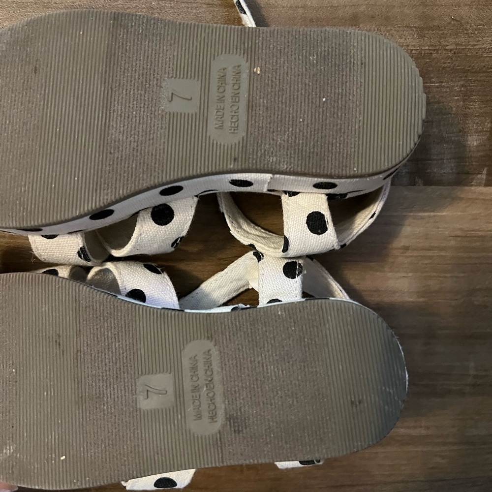 EUC Retro Toddler Polka Dot Old Navy Strap Platform Sandals Black White - Picture 5 of 6